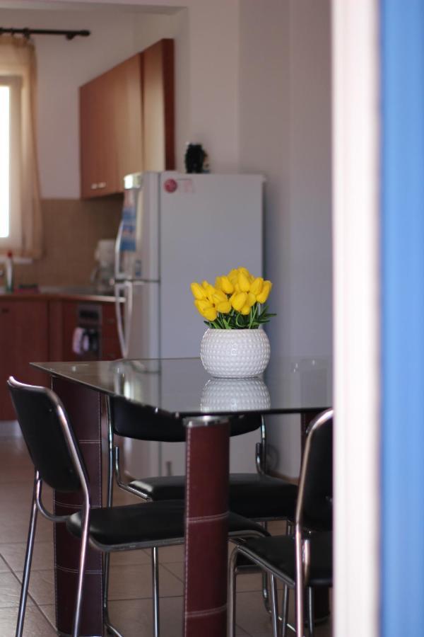Zafeiris Apartments Livadia  Luaran gambar