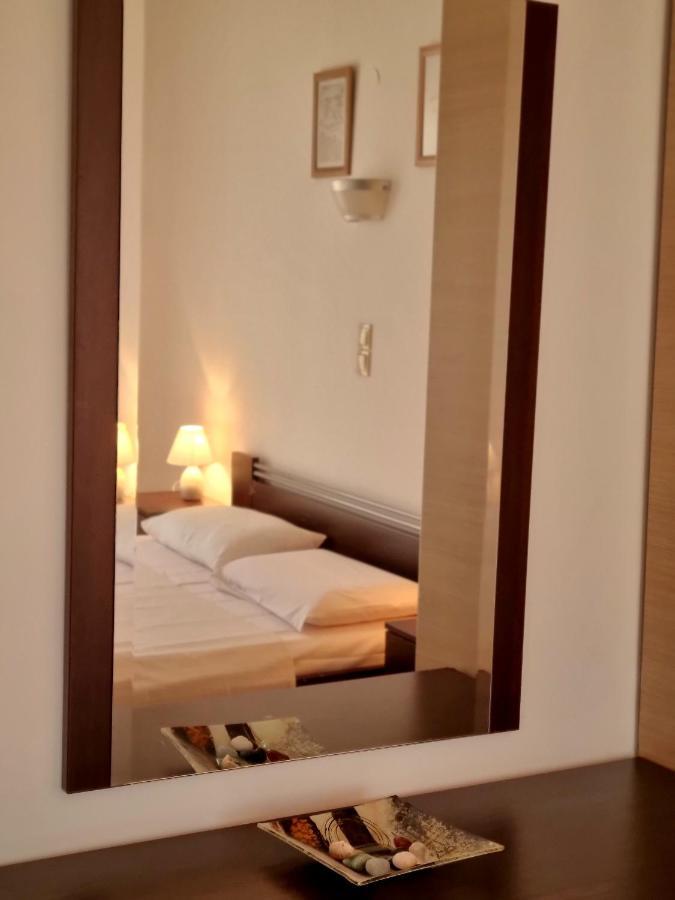 Zafeiris Apartments Livadia  Luaran gambar