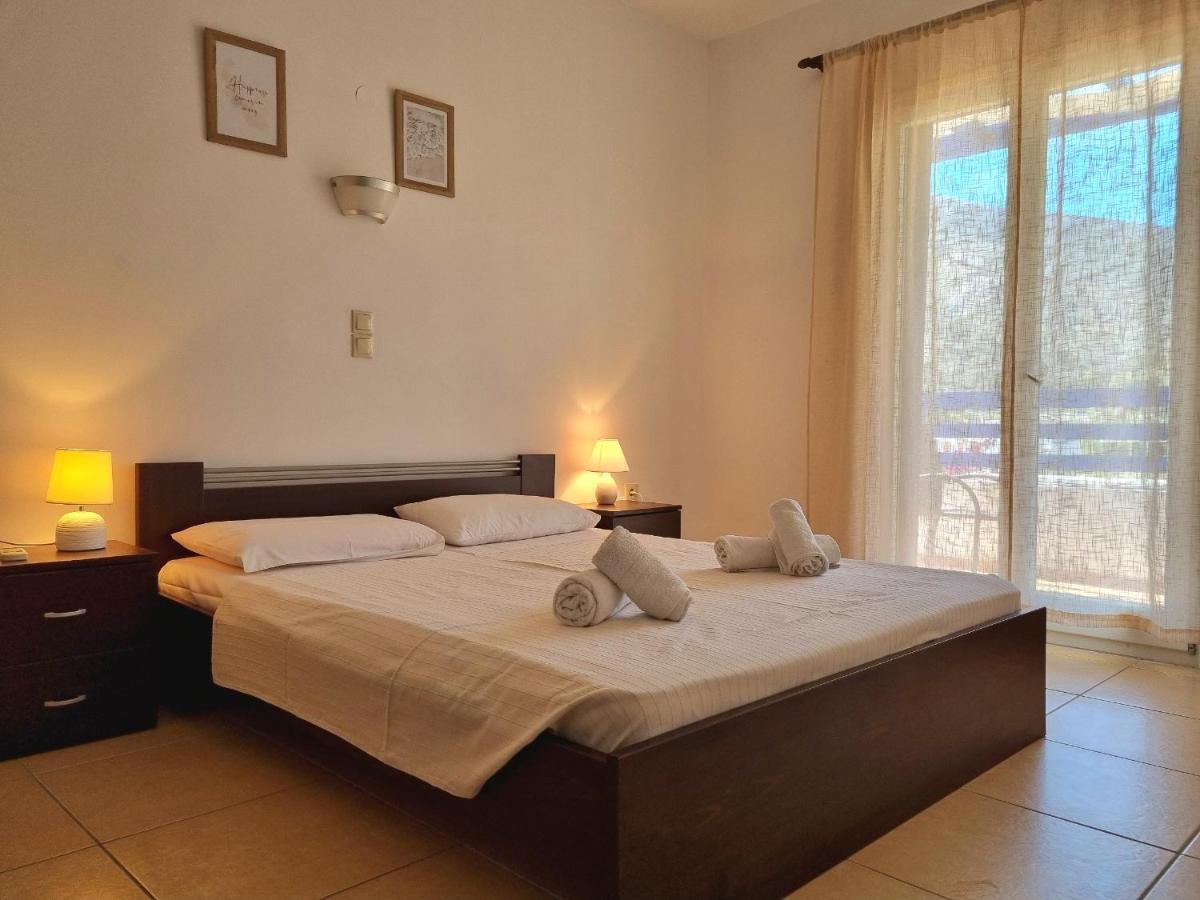 Zafeiris Apartments Livadia  Luaran gambar
