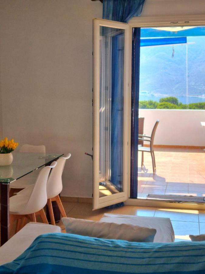 Zafeiris Apartments Livadia  Luaran gambar
