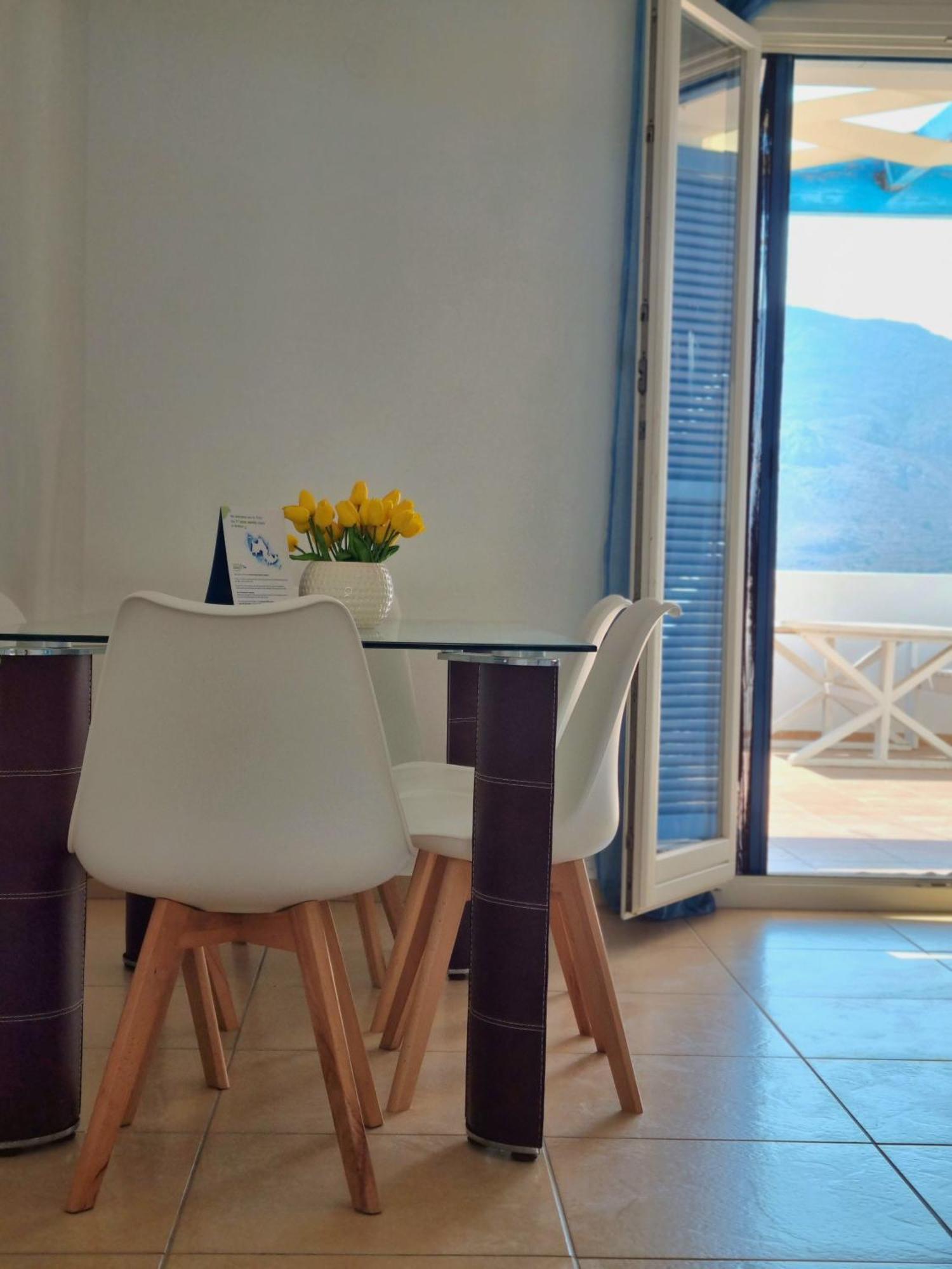 Zafeiris Apartments Livadia  Bilik gambar